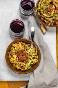 tagliatelle paglia e fieno con ragù di cinta Senese