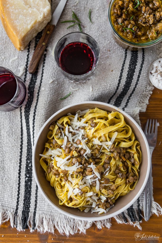 Casarecce di lenticchie rosse e pesto di mandorle - Pasta fatta in Casa