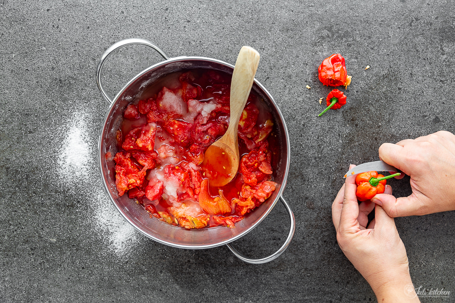 confettura di pomodori piccante