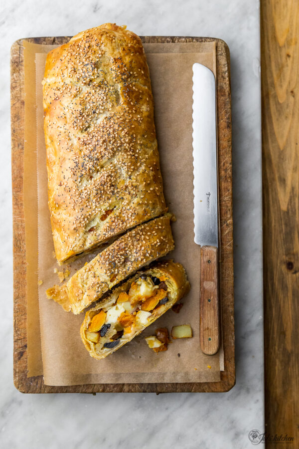 Strudel salato con zucca, patate e pecorino